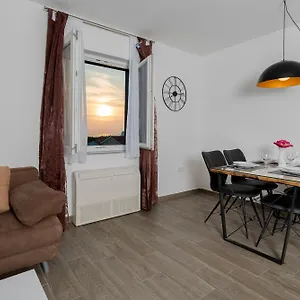 Appartement Anja, Peroj